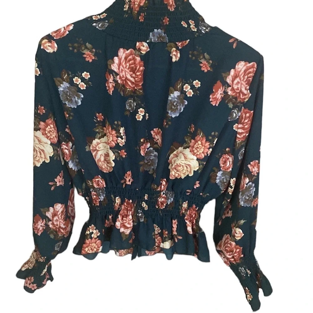 J for justify floral smocked long sleeve top - Picture 1 of 7